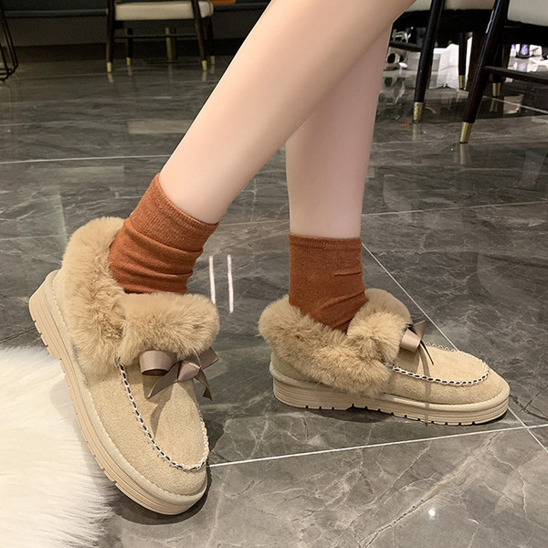 Női alkalmi cipő szalaggal és pehellyel