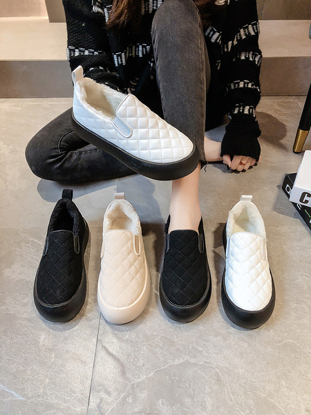 Alkalmi női cipő műbőr pehelytal, lapos talppal