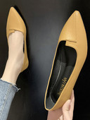 Μοντέρνα γυναικεία παπούτσια κατασκευασμένα από έκο δερμάτινο μοντέλο