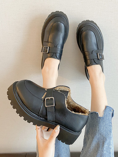 Γυναικεία casual παπούτσια από οικολογικό δέρμα σε δύο μοντέλα - με ή χωρίς μαλακή επένδυση