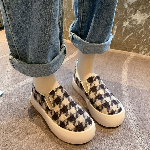 Alkalmi női cipő lapos talppal