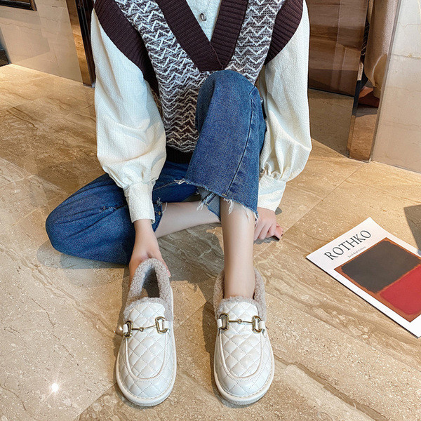 Női alkalmi cipő pehely és fém elemekkel