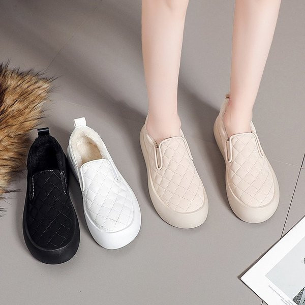 Női alkalmi cipő eko bőrből, pehely és lapos talppal