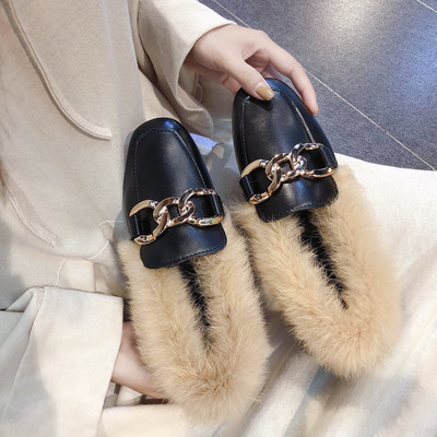 Női alkalmi cipő új modellje csattal és pihe-puha béléssel