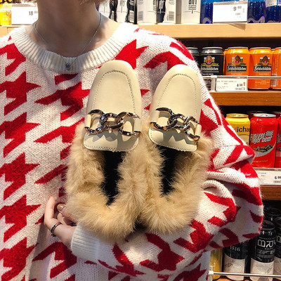 Női alkalmi cipő új modellje csattal és pihe-puha béléssel