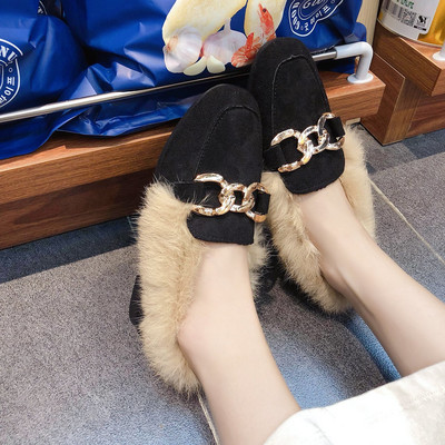 Női alkalmi cipő új modellje csattal és pihe-puha béléssel