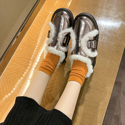 Női alkalmi cipő új modellje, pehely és lapos talppal