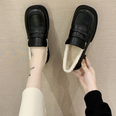 Γυναικεία έκο δερμάτινα παπούτσια με σόλα