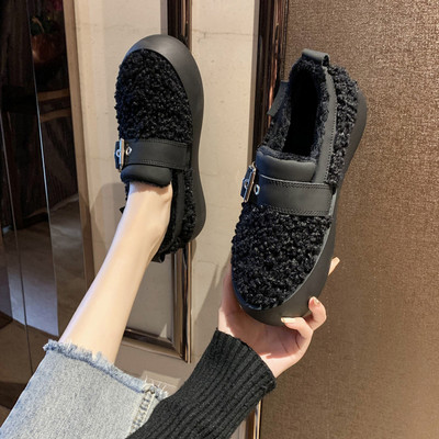 Aktuális női alkalmi cipő pehellyel