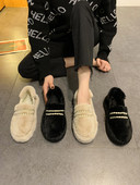 Női pehelycipő lapos talppal és gyöngyökkel