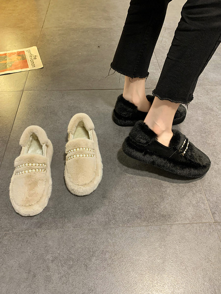 Női pehelycipő lapos talppal és gyöngyökkel