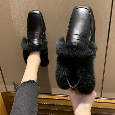 Öko bőrből készült modern női cipő pehelytal