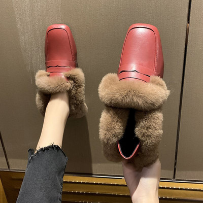 Öko bőrből készült modern női cipő pehelytal