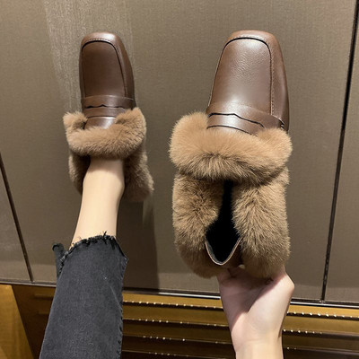 Öko bőrből készült modern női cipő pehelytal