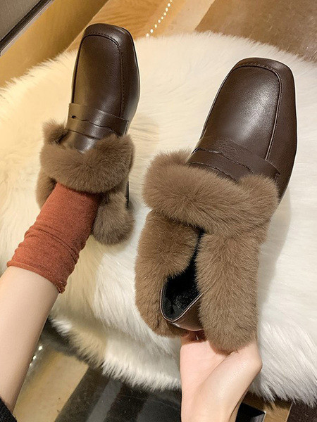 Öko bőrből készült modern női cipő pehelytal