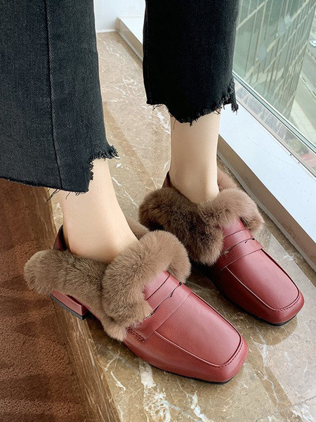 Öko bőrből készült modern női cipő pehelytal