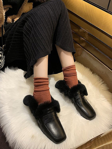 Öko bőrből készült modern női cipő pehelytal