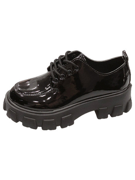 Alkalmi női bőrcipő magas talppal és fűzővel