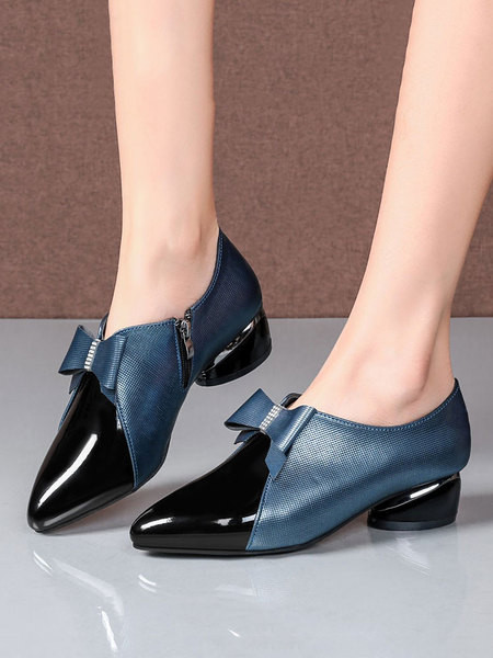 Női hegyes cipő új része szalaggal és szögletes sarokkal