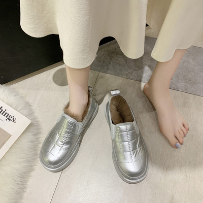 Γυναικεία παπούτσια με ζεστή επένδυση και επίπεδη σόλα