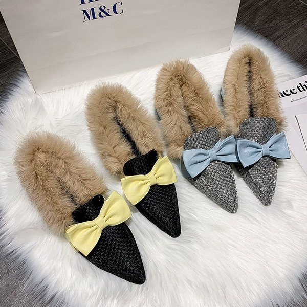 Modern női cipő szalaggal és pehellyel - hegyes modell