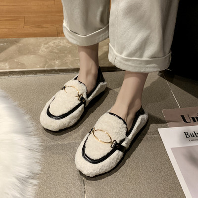 Fém elemes női pehelycipő