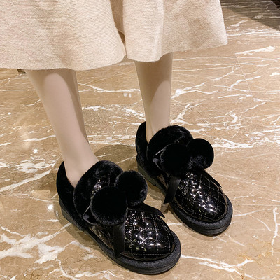 Női bőrcipő lapos talppal és pehellyel