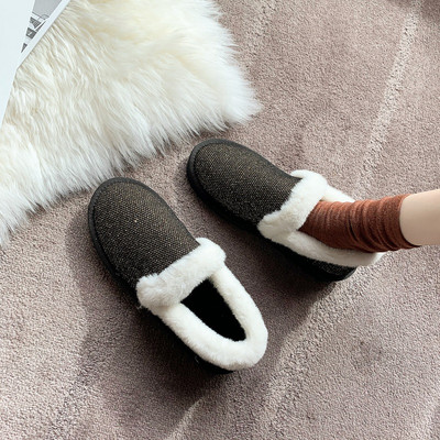 Fényes női cipő meleg béléssel