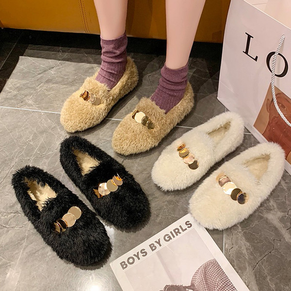 Ležerne ženske patike s metalnim ukrasima i ravnim potplatom