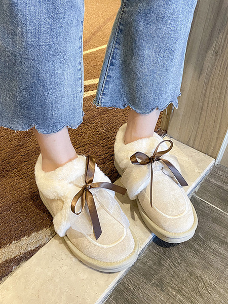 Alkalmi női cipő pehellyel és szalaggal