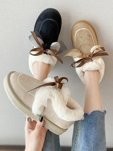 Alkalmi női cipő pehellyel és szalaggal