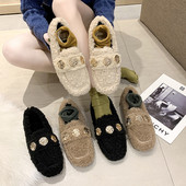 Pantofi de dama din puf cu elemente metalice