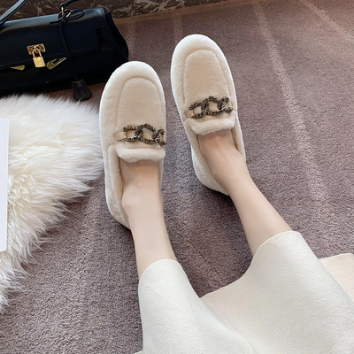 Női pehelycipő lapos talppal és csattal