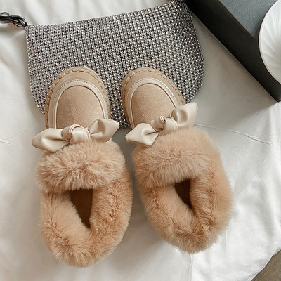 Öko velúrból készült őszi-téli női cipő pehellyel és szalaggal