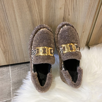 Új modell női plüss cipő lapos talppal, fém díszítéssel