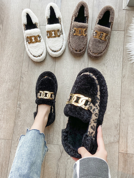 Új modell női plüss cipő lapos talppal, fém díszítéssel