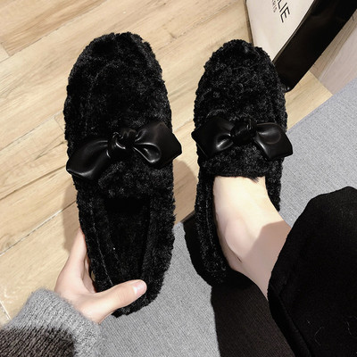 Alkalmi női pehelycipő szalaggal és lapos talppal