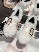 Ženske perje s ravnim potplatom i kopčama