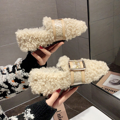 Ženske perje s ravnim potplatom i kopčama