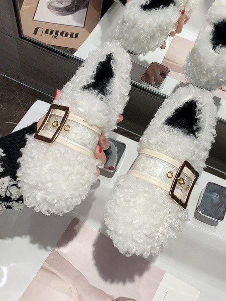 Ženske perje s ravnim potplatom i kopčama