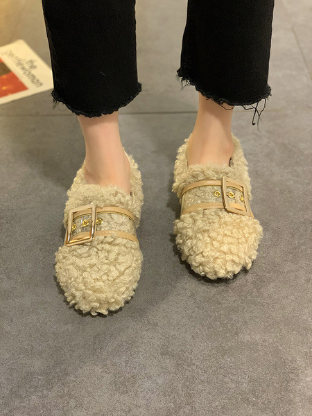 Ženske perje s ravnim potplatom i kopčama