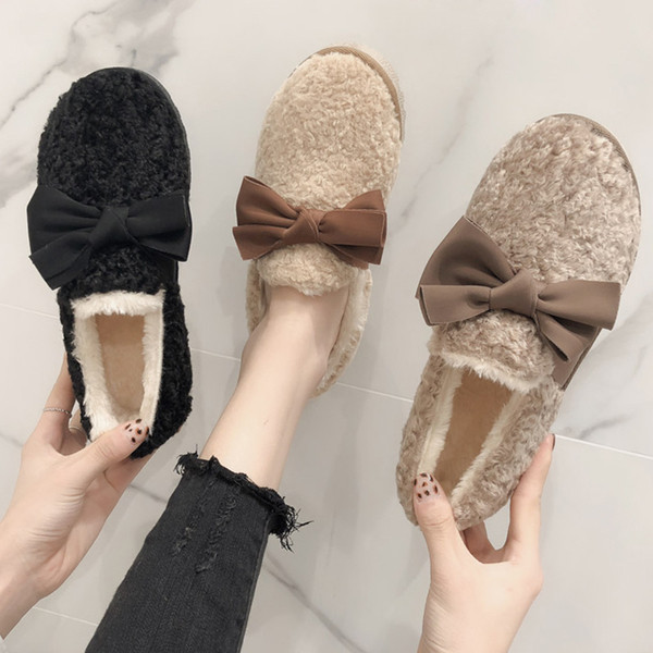 Alkalmi női pehelycipő szalaggal és lapos talppal - télire is alkalmas