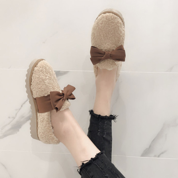 Alkalmi női pehelycipő szalaggal és lapos talppal - télire is alkalmas