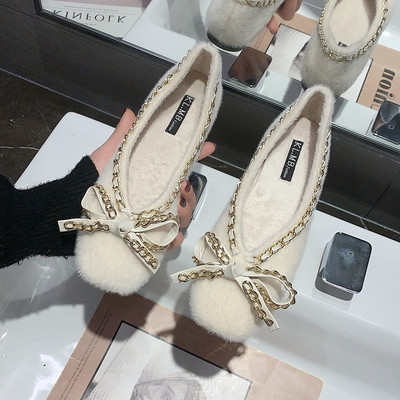 Γυναικεία παπούτσια με επίπεδη σόλα και κορδέλα με μεταλλική αλυσίδα