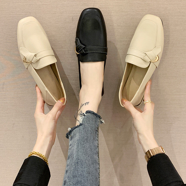 Alkalmi női cipő műbőrből