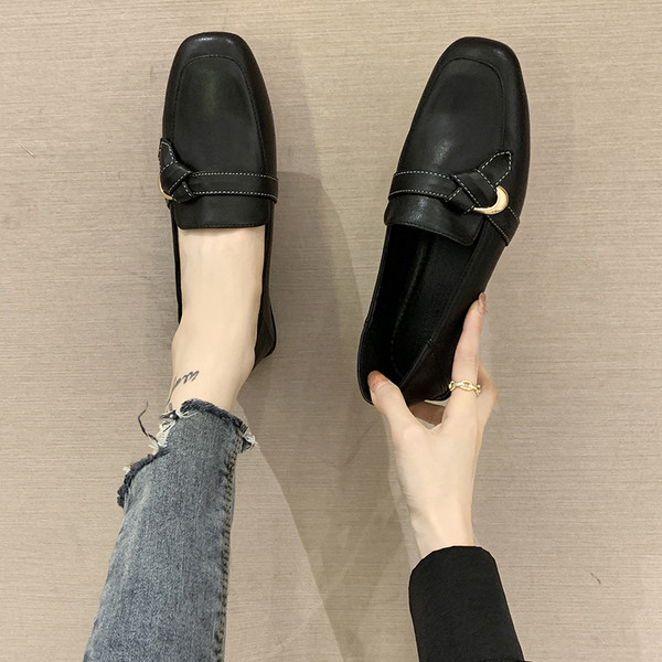 Alkalmi női cipő műbőrből