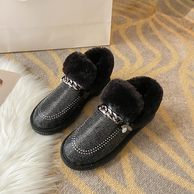 Modern női cipő kövekkel és pehellyel