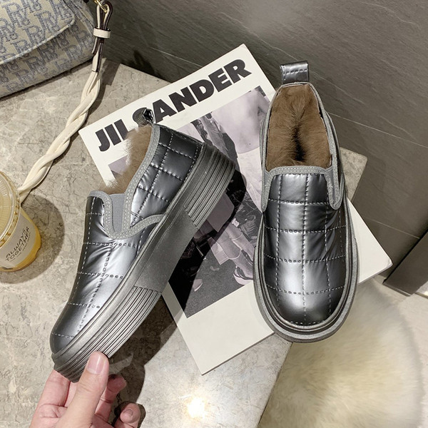 Alkalmi női bőrcipő pehelytalppal és lapos talppal