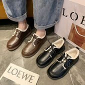 Bőr női cipő fűzővel és meleg béléssel