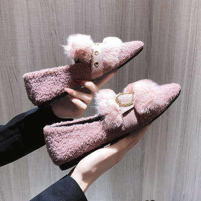 Női alkalmi cipő hegyes modell lefelé és lapos talppal